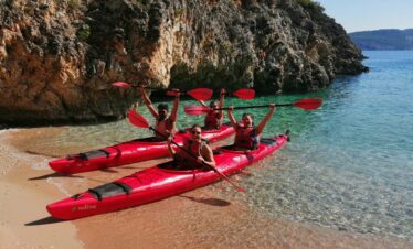 Escursioni in Kayak nel canale tra Meganissi e Lefkada